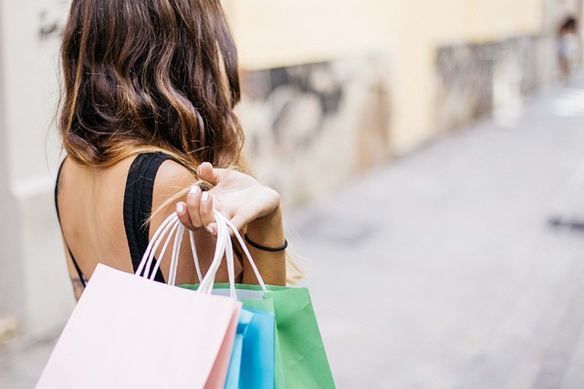 ORDE NA QUE SE ESTABLECEN OS DOMINGOS E FESTIVOS AUTORIZADOS PARA A APERTURA DOS ESTABLECEMENTOS COMERCIAIS DURANTE O ANO 2024